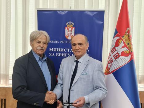 1- NASLOVNA, foto Milos Miskov.jpg