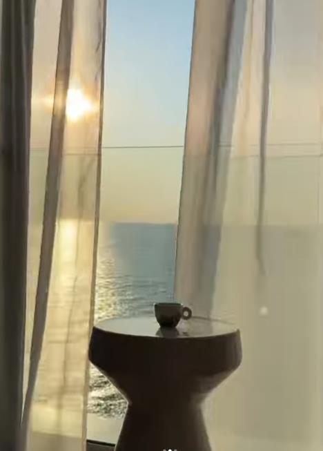 Dragana Kosjerina mami poglede u topu i šortsu