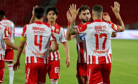 Fudbaleri Crvene zvezde na utakmici protiv Javora