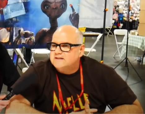 Metju je objasnio da je bio na fizikalnoj terapiji kada su scenaristi stupili u kontakt sa njegovim lekarima