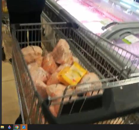 pilići, jagma, kupci, market, sniženje, zatvaranje prodavnice, rok trajanja