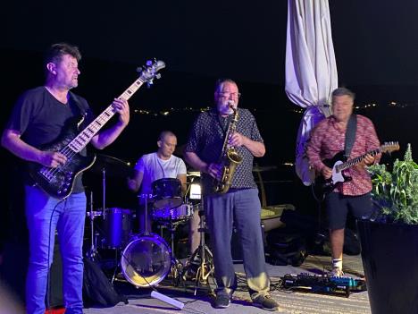 BDB trio sa američkim saksofonistom Džefom  Kromptonom