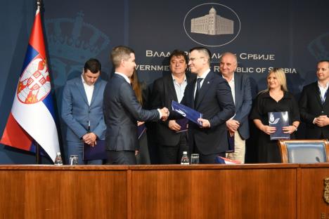 Aleksandrovcu 5 miliona 2.jpg