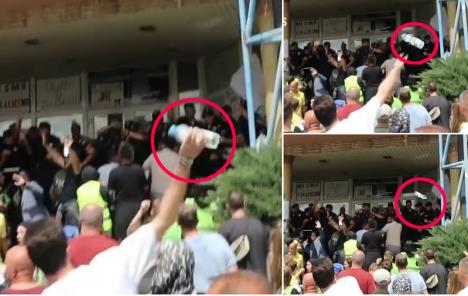 Flasa na policiju.jpg