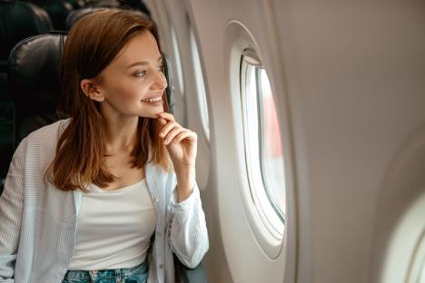 avion  shutterstock_2140819075.jpg