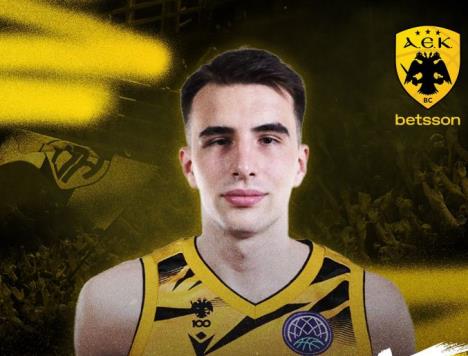 Marko Pecarski u dresu AEK-a iz Atine