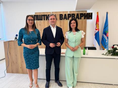 Ministar kulture posetio Biblioteku.jpg