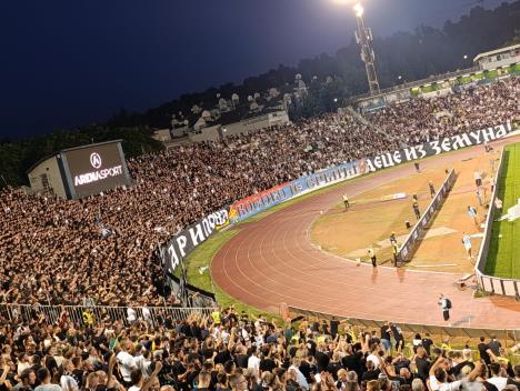 Navijači Partizana na utakmici protiv Oleksandrije