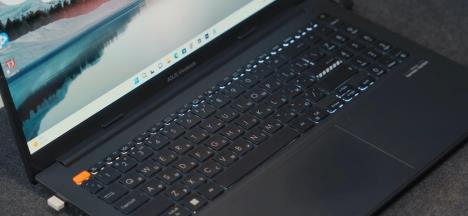 Asus Vivobook S15 OLED sh (3).jpg