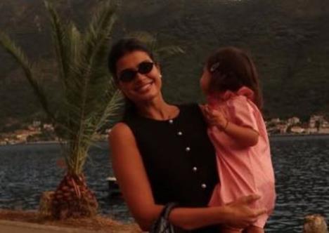 Mina Milutinović sa ćerkicom Talijom