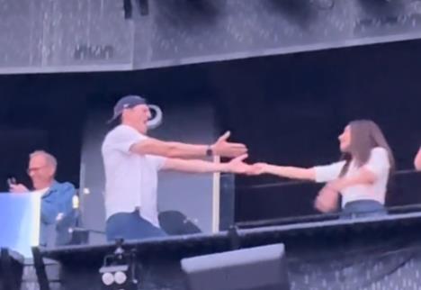 eston kučer mila kunis.jpg