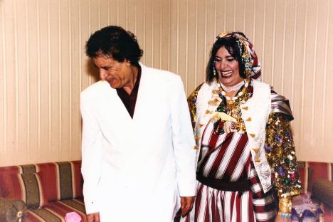 Safija Farkaš i Muamer el Gadafi.jpg