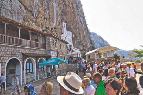 Manastir OStrog.jpg