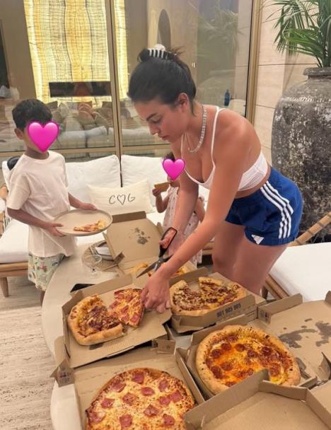 Georgina Rodrigez pizza