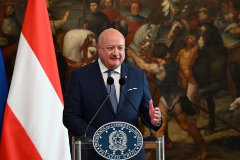 x EPA Maurizio Brambatti.jpg