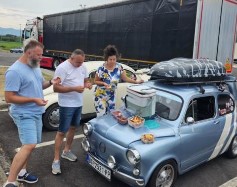 Otac Predrag Popović fićom otišao na letovanje u Italiju