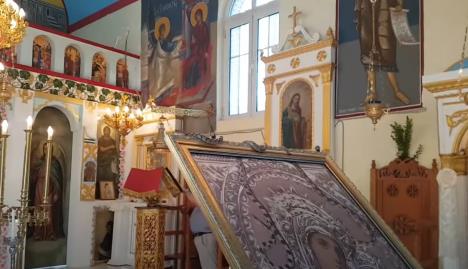 Zmije na ikoni Bogorodice u crkvi na Kefaloniji