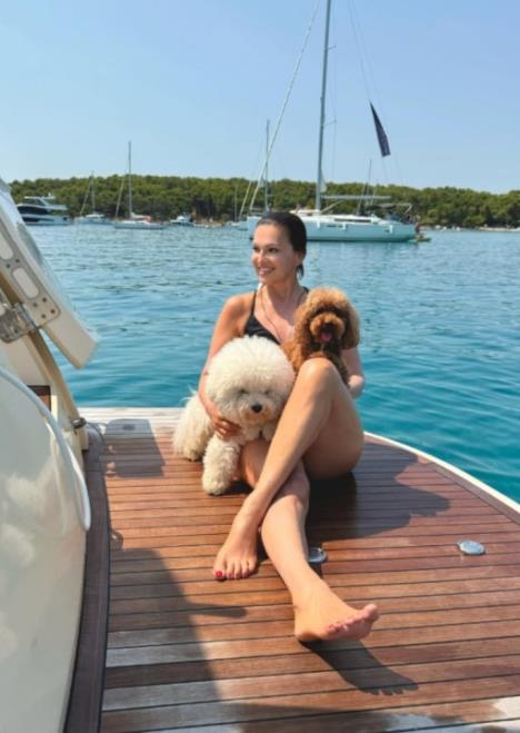 Nina Badrić sa psima