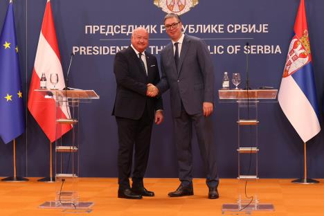 Aleksandar Vučić na sastanku sa saveznim kancelarom Republike Austije Kristijanom Stokerom Boba Nikolić (2).jpeg