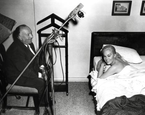 Alfred Hičkok i Kim Novak na setu filma Vertigo