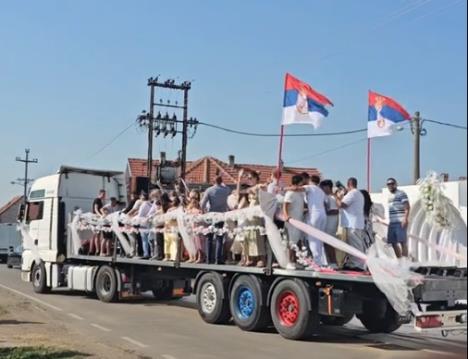 sleperom na vencanje3.jpg