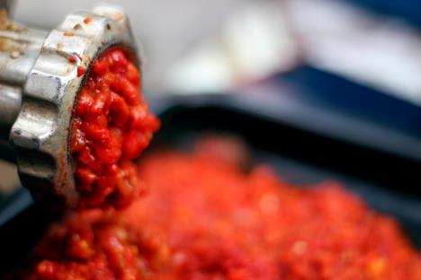 Domaći ajvar se pravi isključivo od paprike