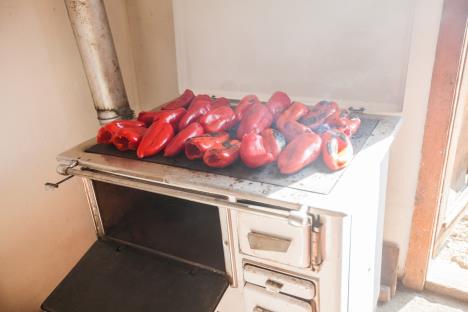 paprika se tradicionalno peče sa šporetu