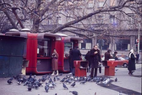 crveni kiosk.jpg