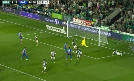 Bogdan Kostić postiže gol na 2 sekunde do kraja meča