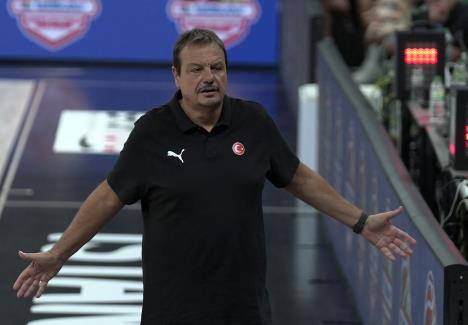 Ergin Ataman na klupi Turske