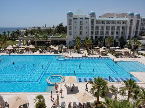 BARCELO CONCORDE GREEN 5.jpg