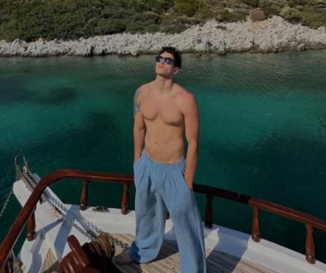 Turski glumac Berk Ali Karal pokazao mišiće