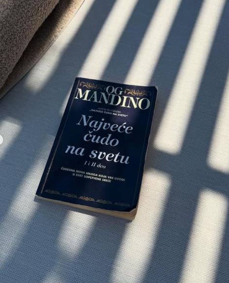 Ana Ivanović knjiga