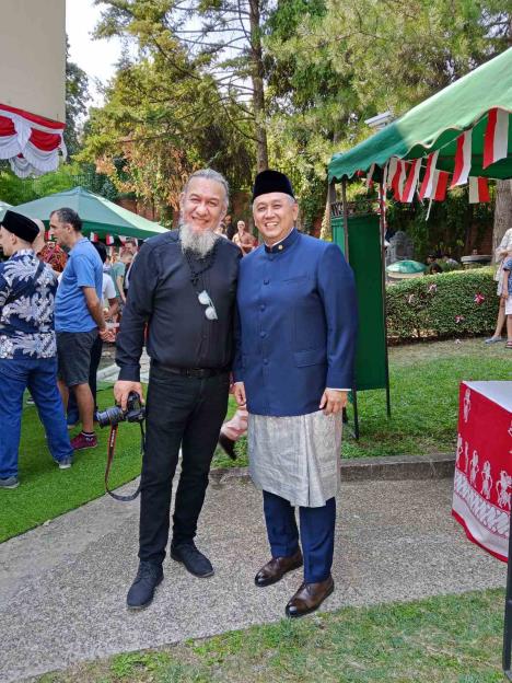 AMBASADOR I MORRIS.jpg