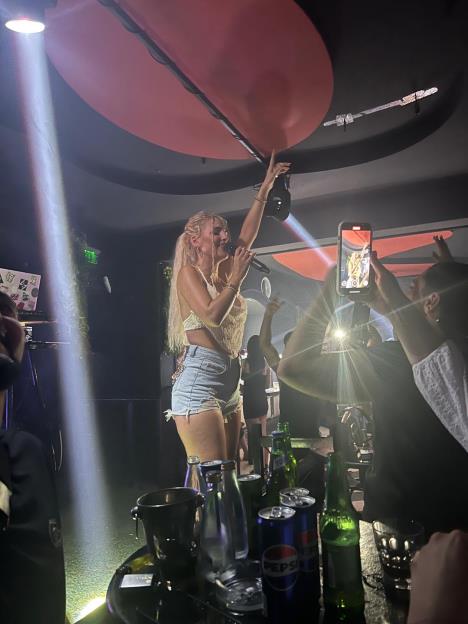 sara Reljić na nastupu u Sutomoru.JPG