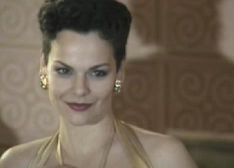 Srna Lango u seriji Srećni ljudi sa kratkom kosom