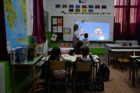 skola AP Thanassis Stavrakis.jpg