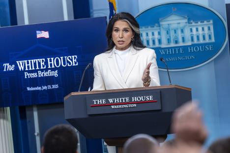 gabbard EPA Shawn Thew copy.jpg