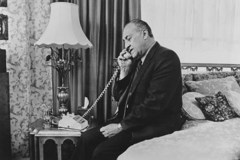 Džeri Adler u filmu Ubistvo na Menhetnu