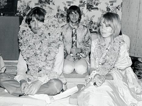 Džordž Harison, Peti Bojd, Ringo Star - crno bela fotografija