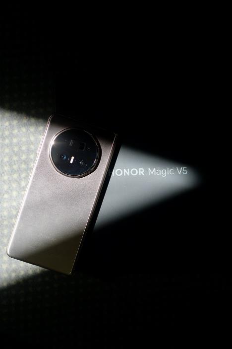 Honor Magic V5 (6).jpeg