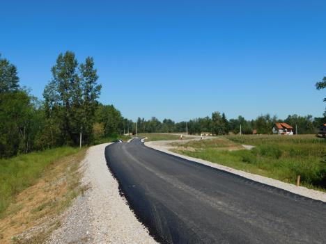 LOZNICA - Asfaltiraju i pristupne puteve.JPG
