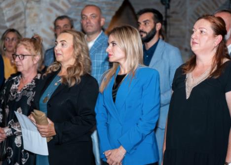 2025-08-25 22_12_47-WhatsApp.png