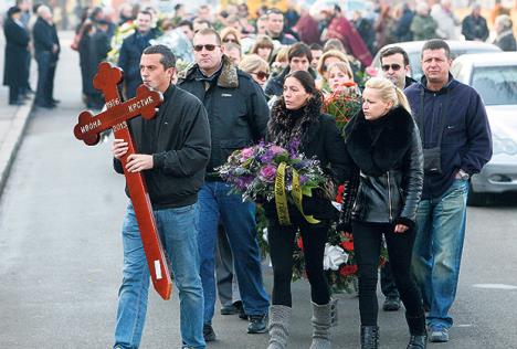 danilo-srdic-ivona-krstic-sahrana-milorad-m.uzicka.jpg