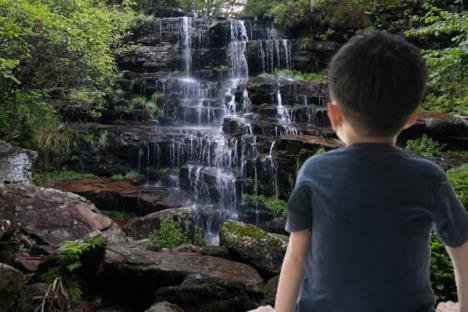 dečak vodopad stara planina.jpg