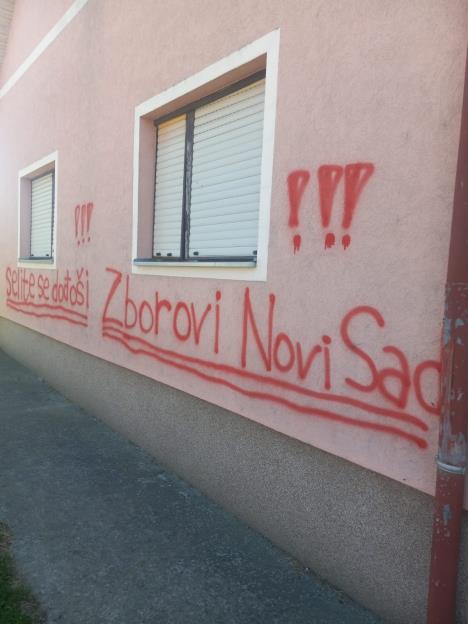 GzRE4ZoWsAAF0K6.jpeg