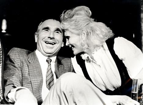 Ža Ža je sklopila brak sa Konradom Hiltonom, multimilionerom i vlasnikom lanca luksuznih hotela