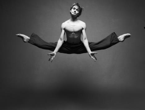 Daniil SIMKIN_03_photo by Daniel Jackson copy.jpg