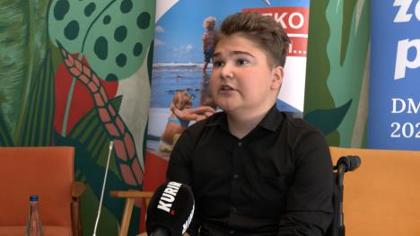 Sequence 08.00_00_55_19.Still001.jpg