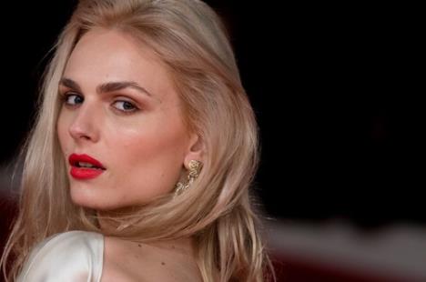 Andreja Pejić na crvenom tepihu